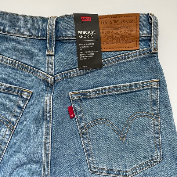 Levi’s Premium Ribcage Jean Shorts NWT - Picture 4 of 6